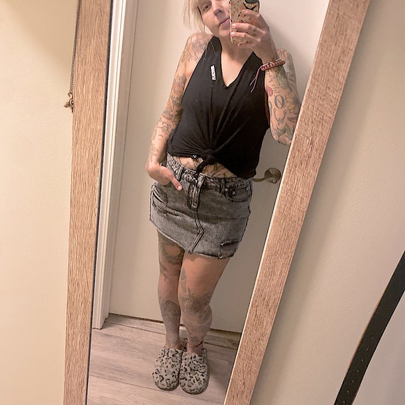 DOLLS KILL โข CURRENT MOOD (NWOT) โข Grey Acid-Washed Denim Mini Skirt โข Medium - Picture 8 of 15